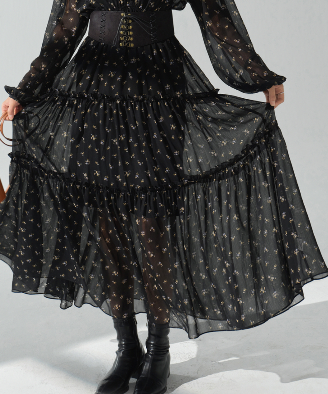 小花柄シアーVネックフリルティアードワンピース