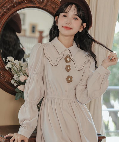 ダブルカラーフラワーモチーフギャザーワンピース