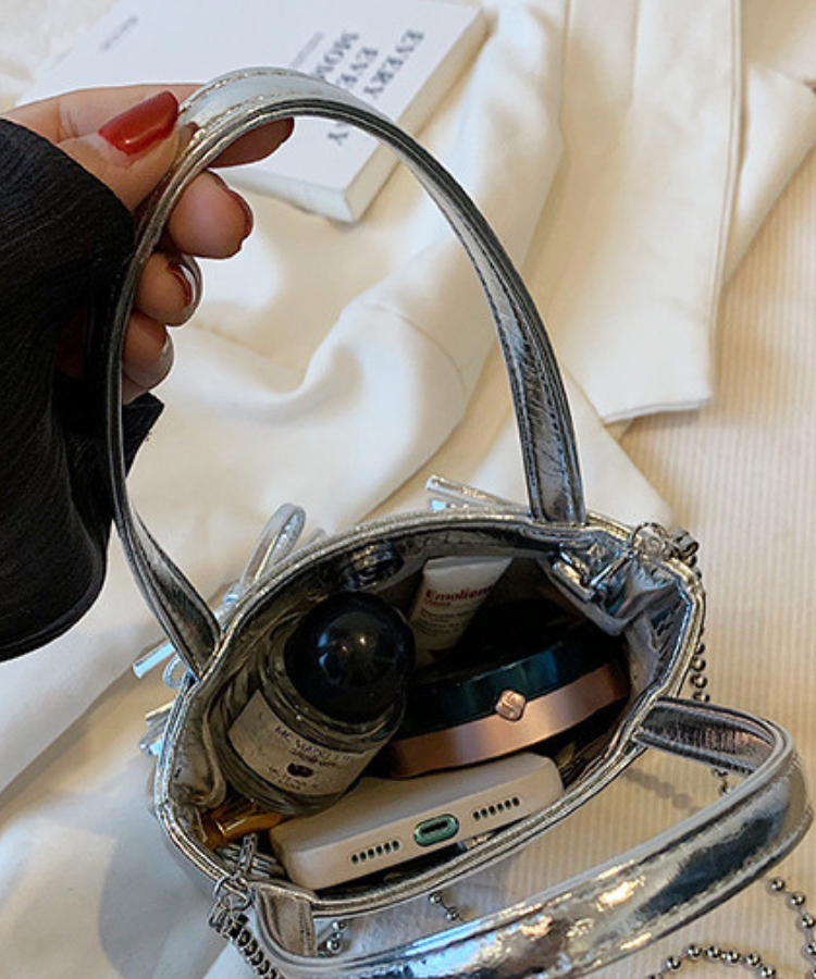 【新品/未使用/美品】アンテイラー ビーズ ポシェット 可愛い シルバー ボールチェーンシルバーリボンバッグ – jemiremi（ジェミレミ）