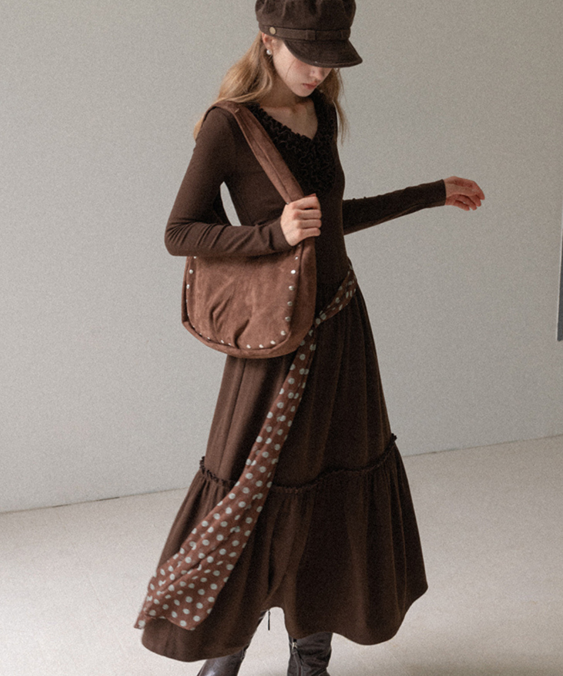 フリル付きラウンドネックティアードワンピース