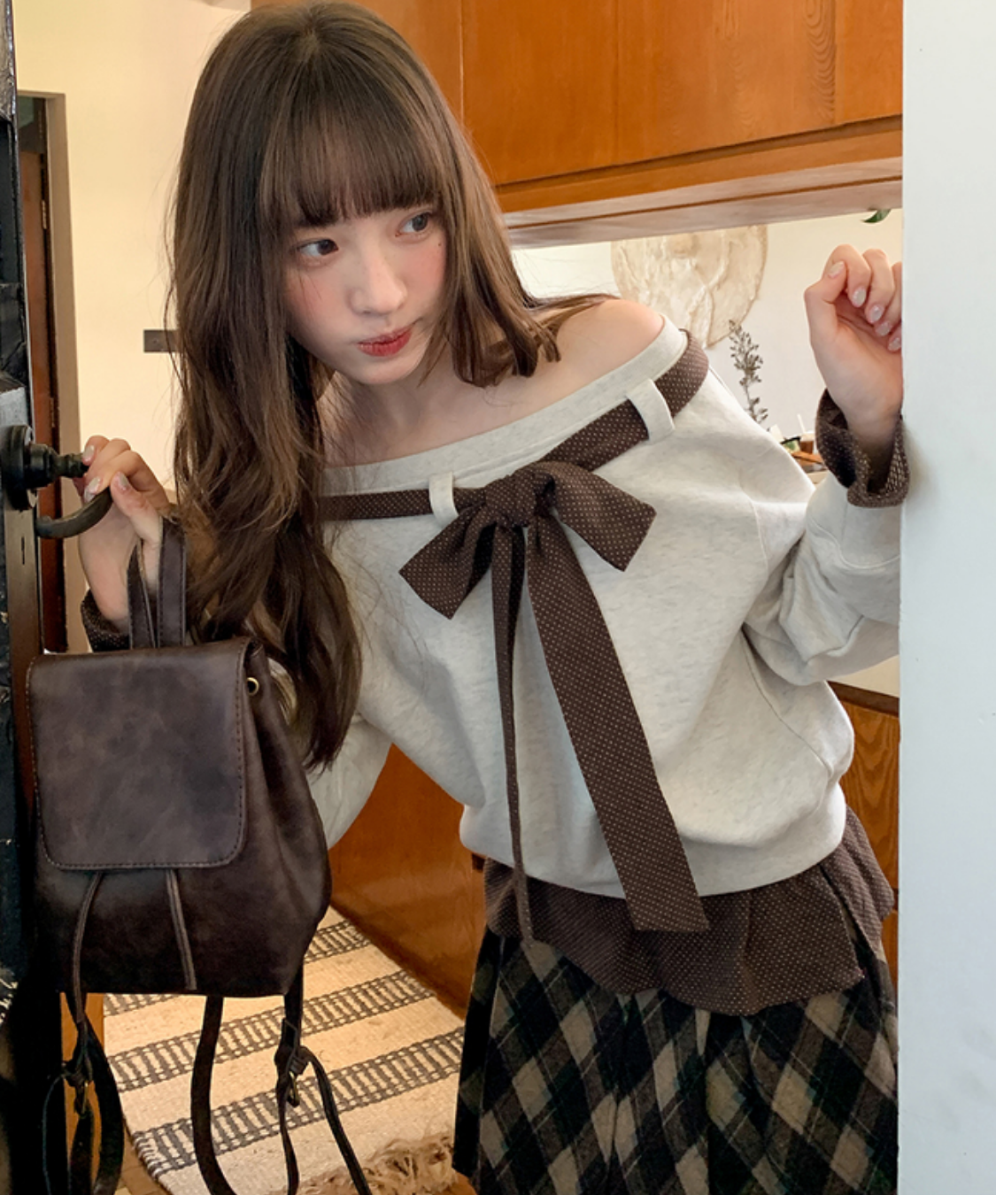 リボン付き配色オフショルダーレイヤード風プルオーバー