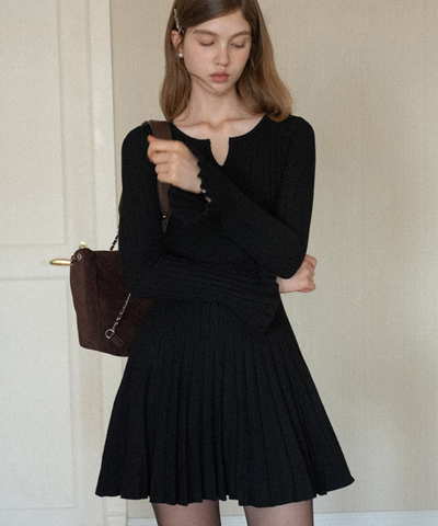 フレアスリーブプリーツニットワンピース