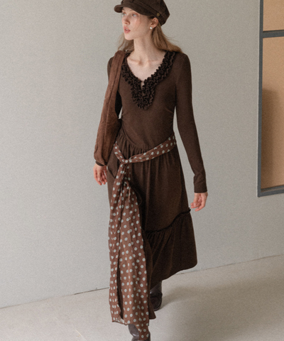 フリル付きラウンドネックティアードワンピース