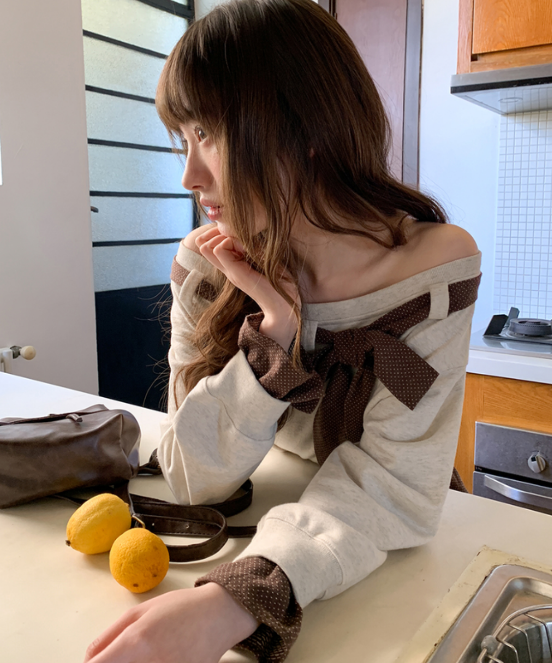 リボン付き配色オフショルダーレイヤード風プルオーバー