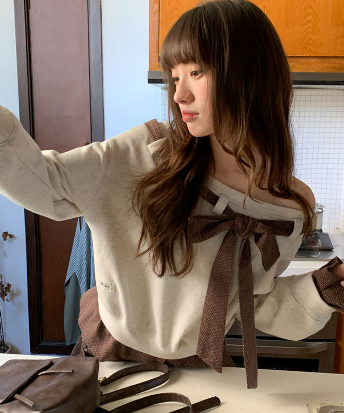 リボン付き配色オフショルダーレイヤード風プルオーバー