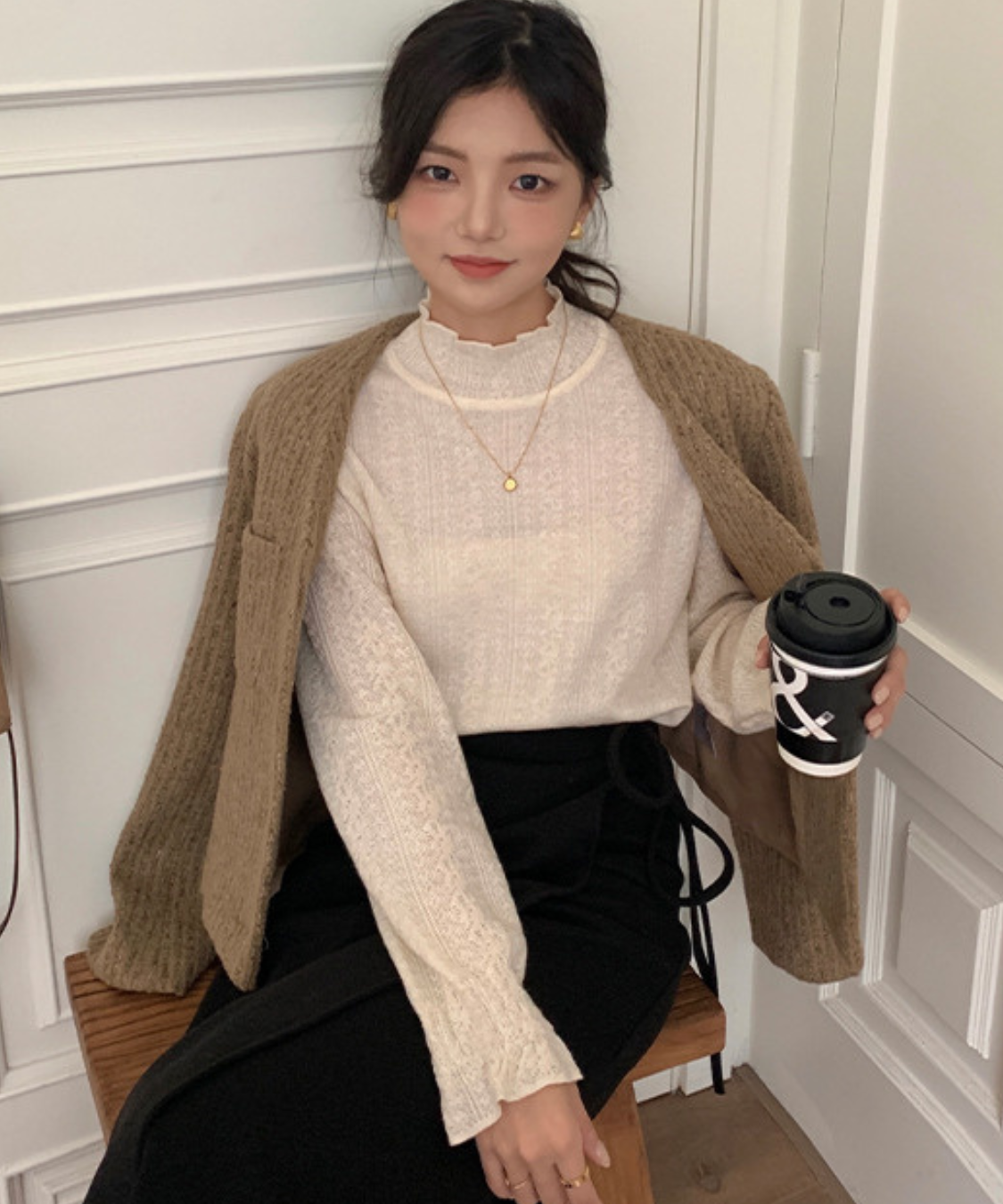 ベーシック系ファッションと相性抜群!おすすめのメイクや小物を紹介