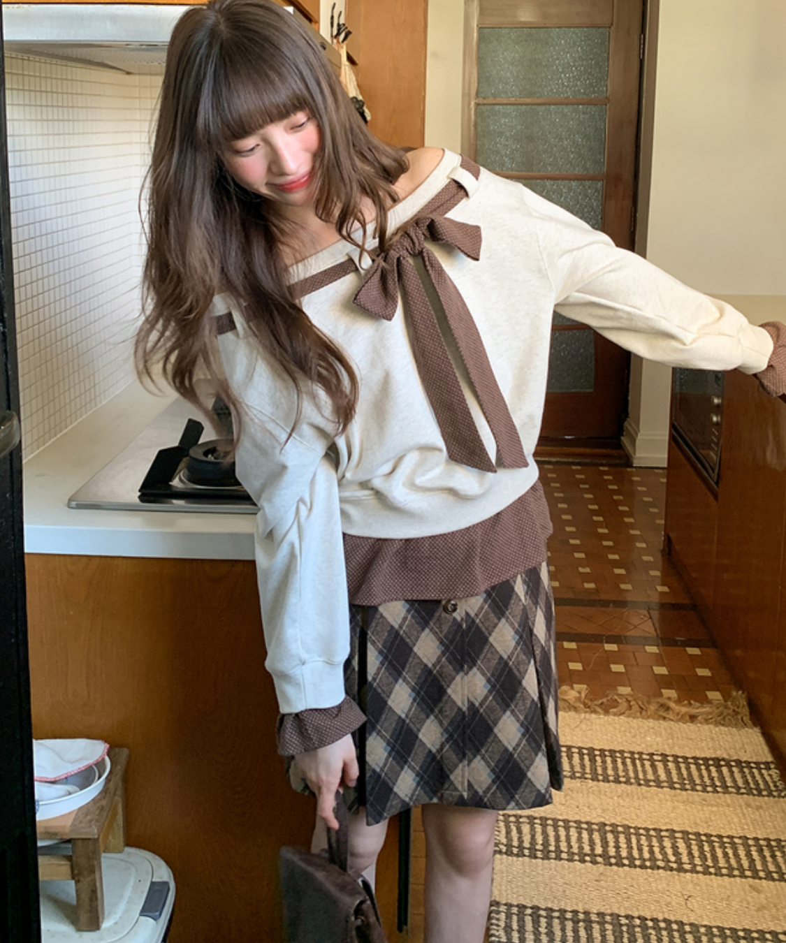 リボン付き配色オフショルダーレイヤード風プルオーバー