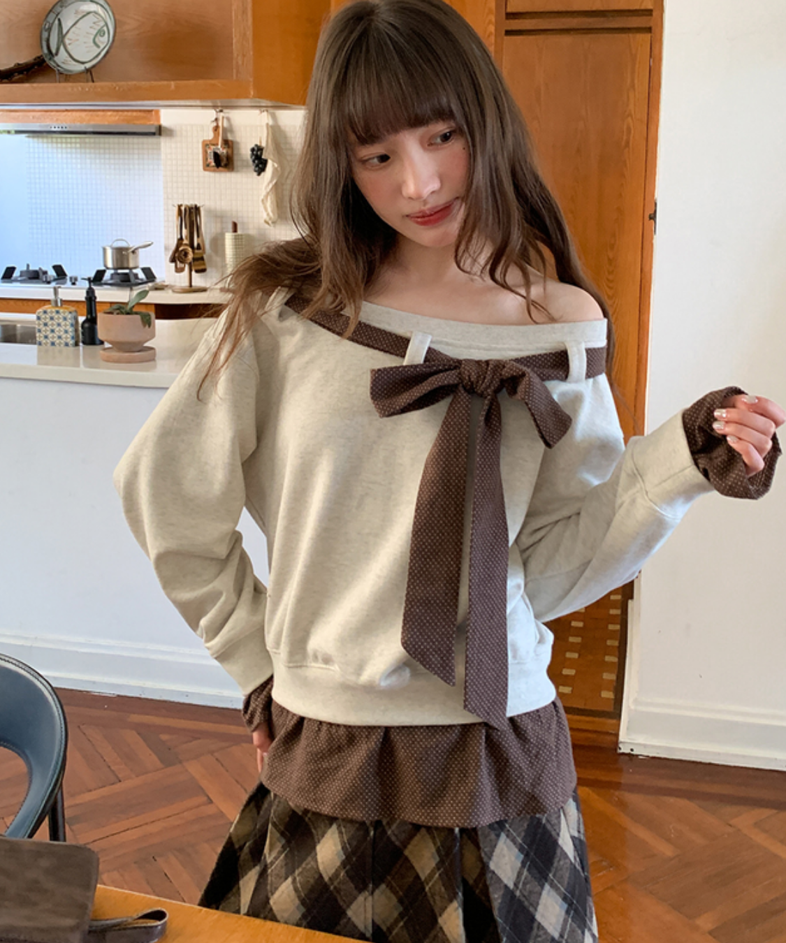 リボン付き配色オフショルダーレイヤード風プルオーバー