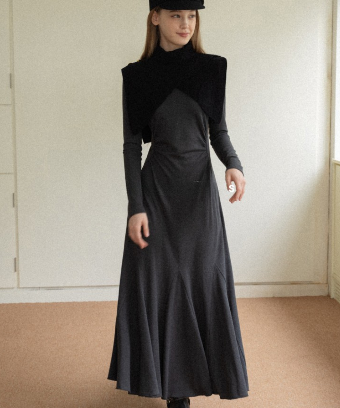 モックネックウエストドレープマーメイドワンピース