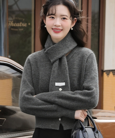 取り外しマフラー付きニットカーディガン