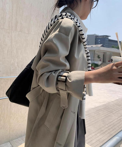 ダブルブレストトレンチコート