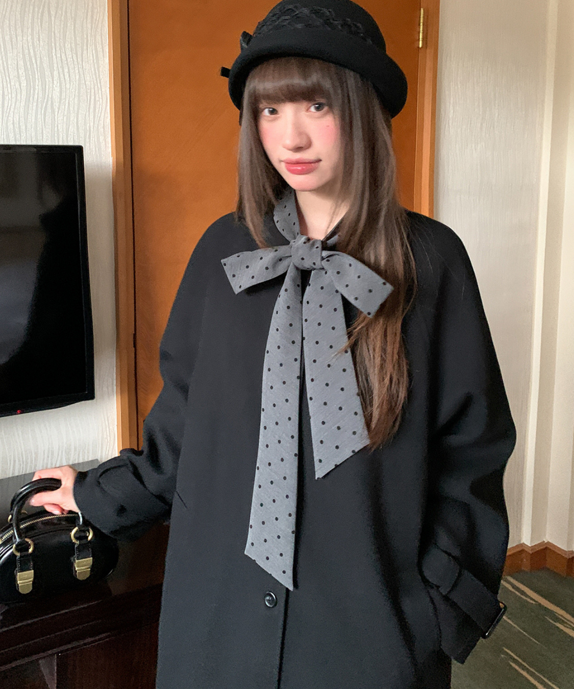 ドットリボン付きノーカラーコート