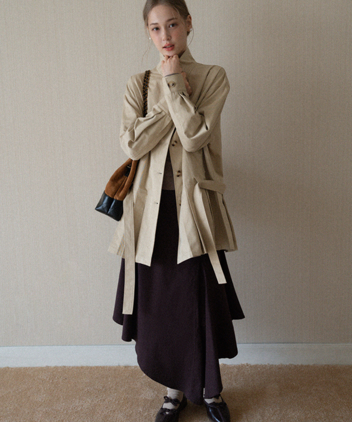 スタンドカラープリーツ切替ウエストリボンコート