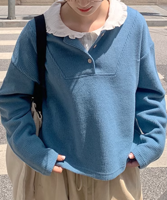 【冬編】「フリルブラウス×スウェットトップス」でシンプルかつ上品に【40代~】