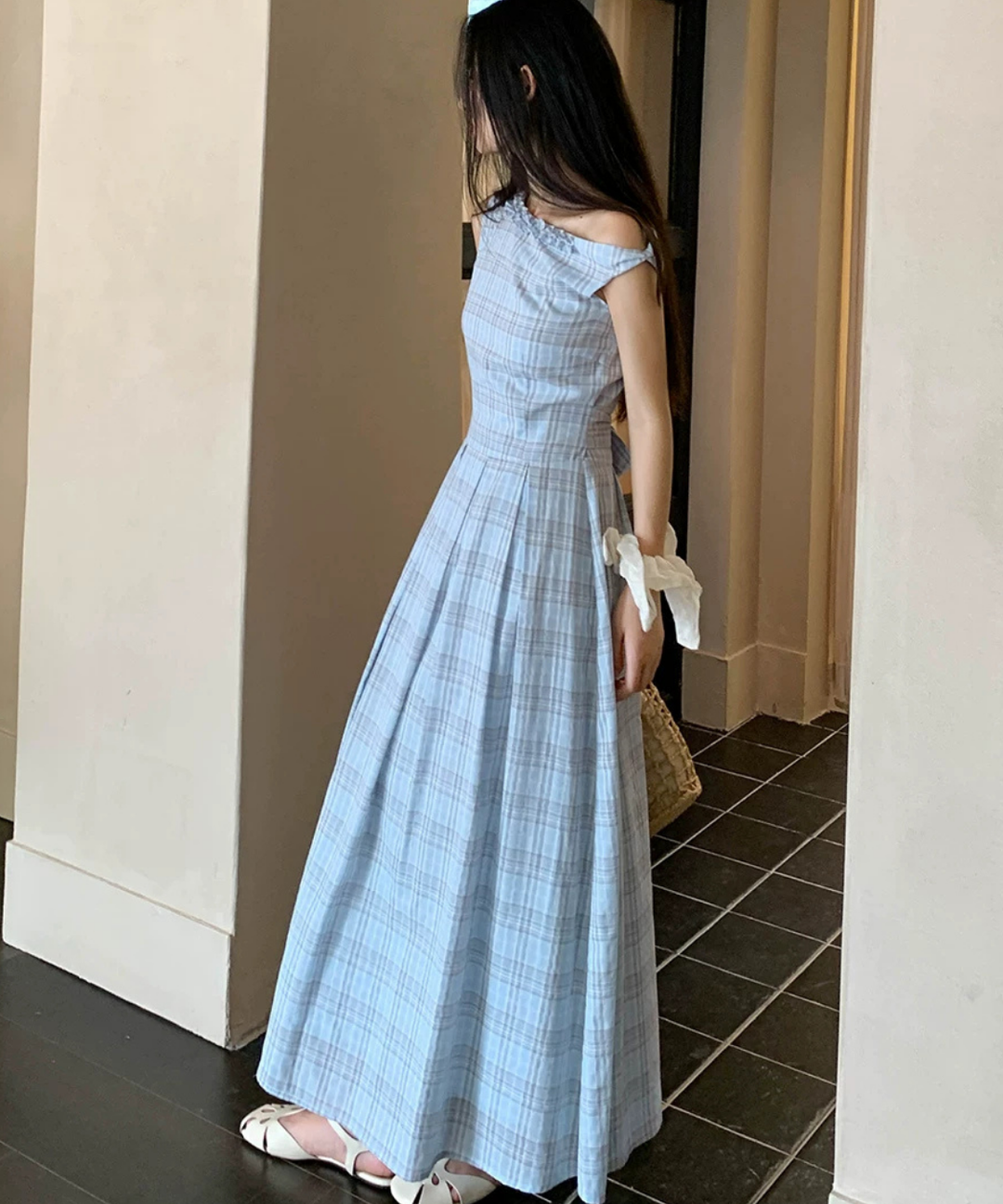 チェック柄フリルネックロングドレス フリルネックワンショルダーチェック柄ロングワンピース – jemiremi