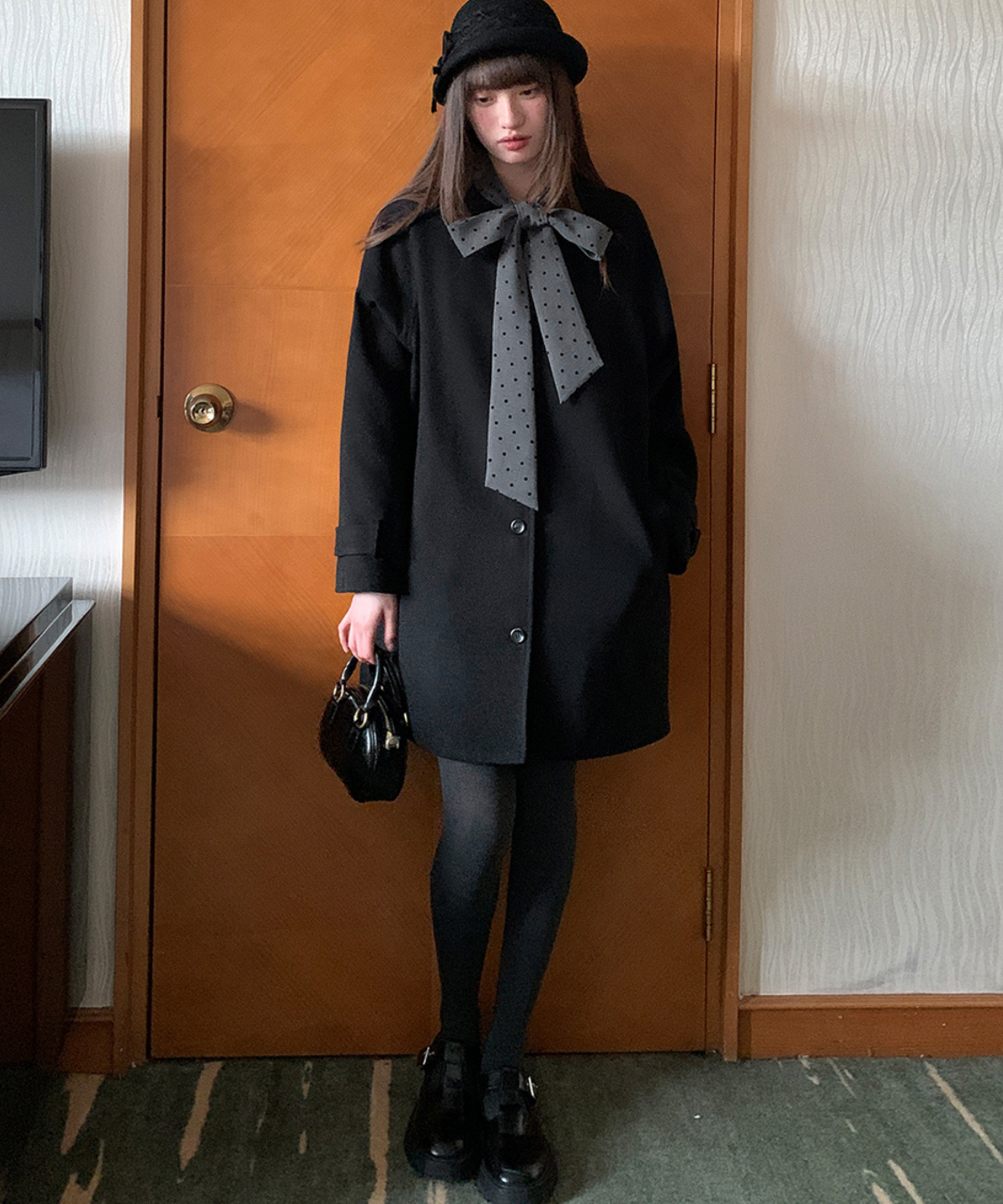 ドットリボン付きノーカラーコート