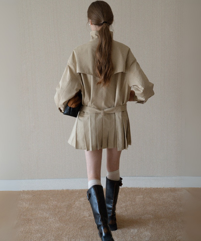 スタンドカラープリーツ切替ウエストリボンコート
