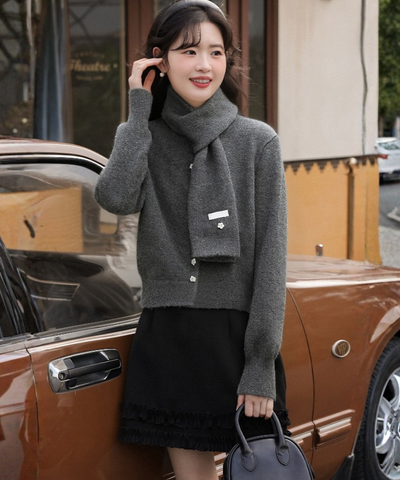 取り外しマフラー付きニットカーディガン