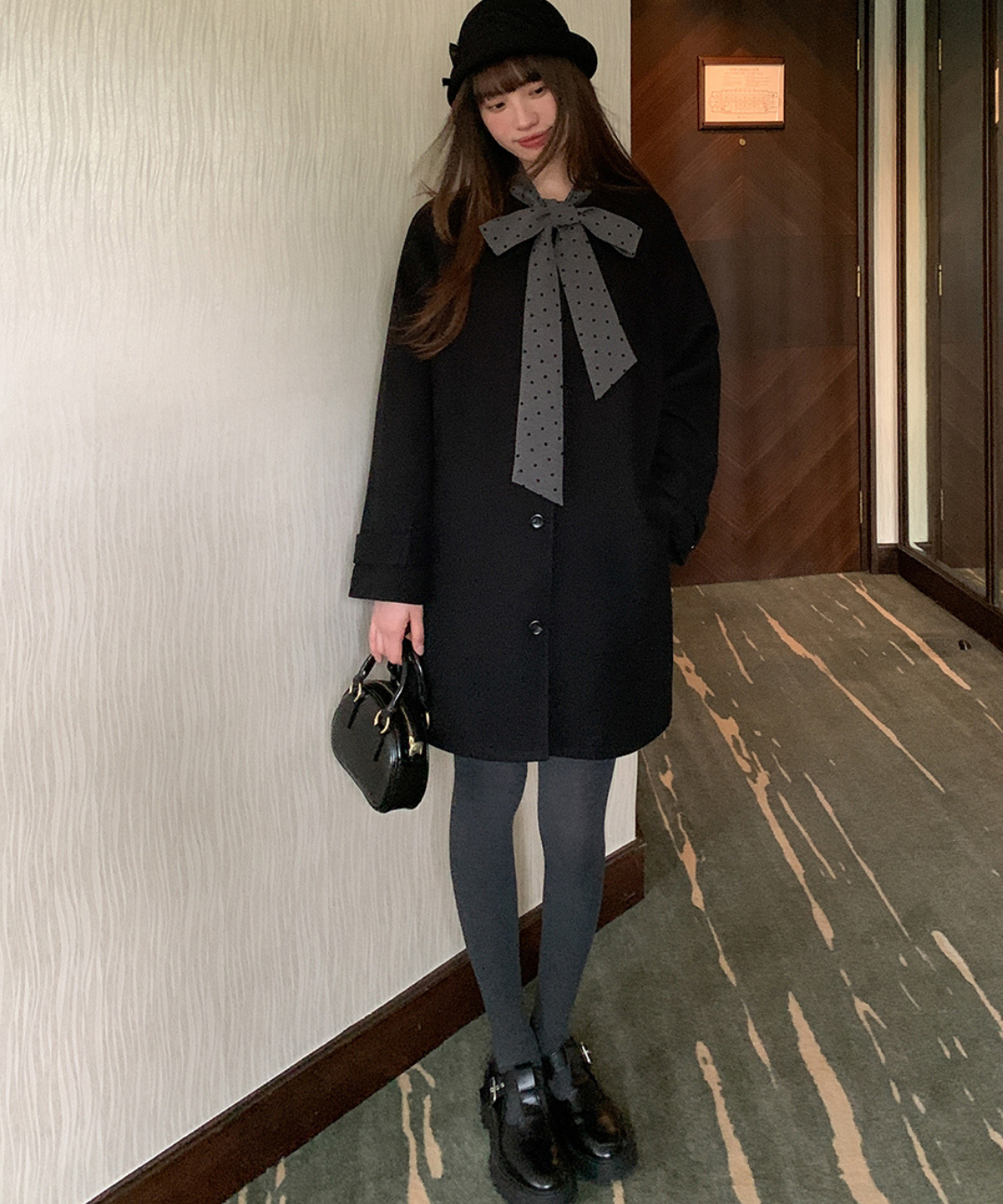 ドットリボン付きノーカラーコート