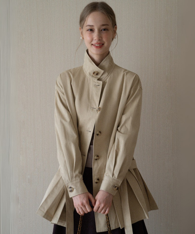 スタンドカラープリーツ切替ウエストリボンコート