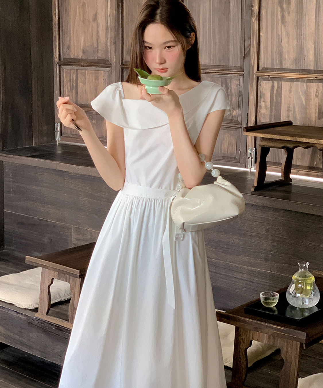 アシンメトリーフラットカラーベルト付きワンピース