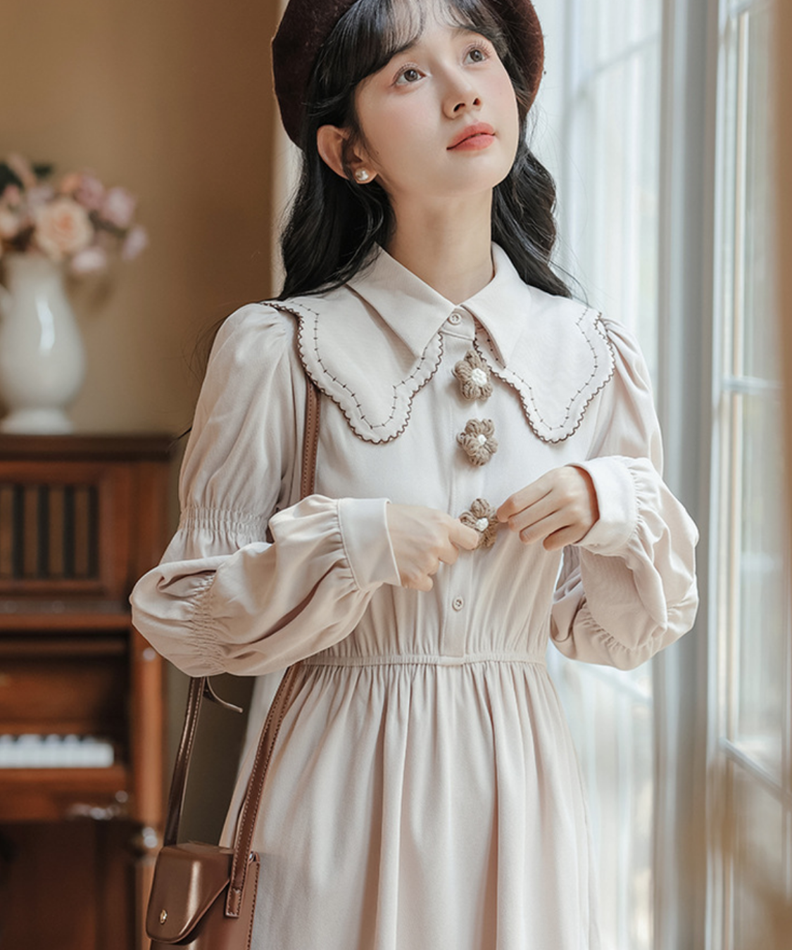 ダブルカラーフラワーモチーフギャザーワンピース