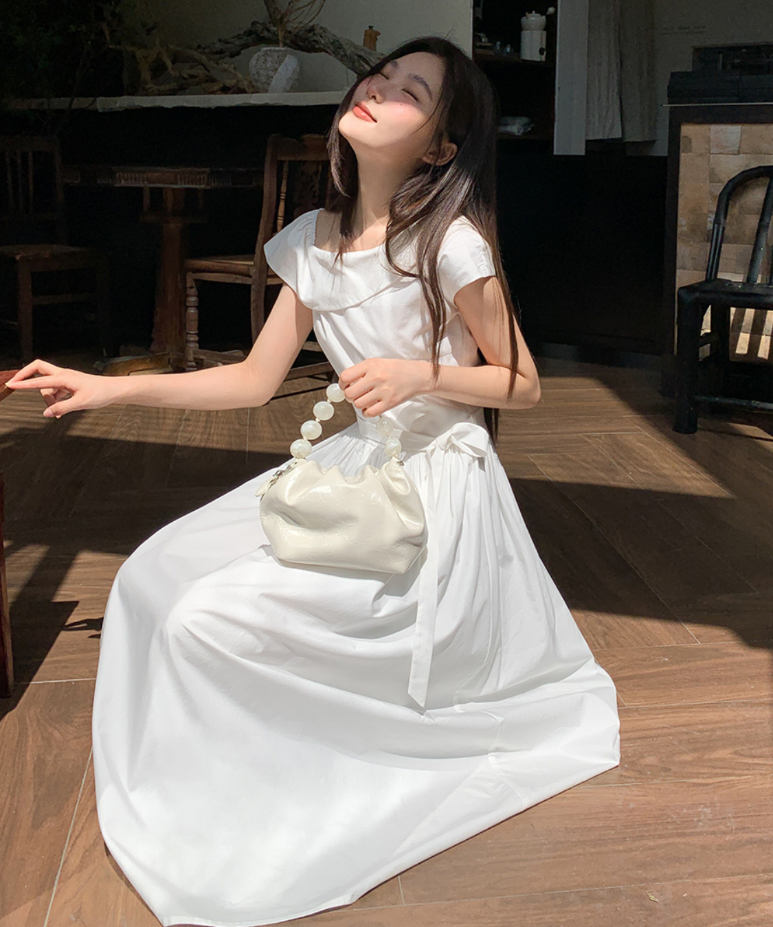 アシンメトリーフラットカラーベルト付きワンピース