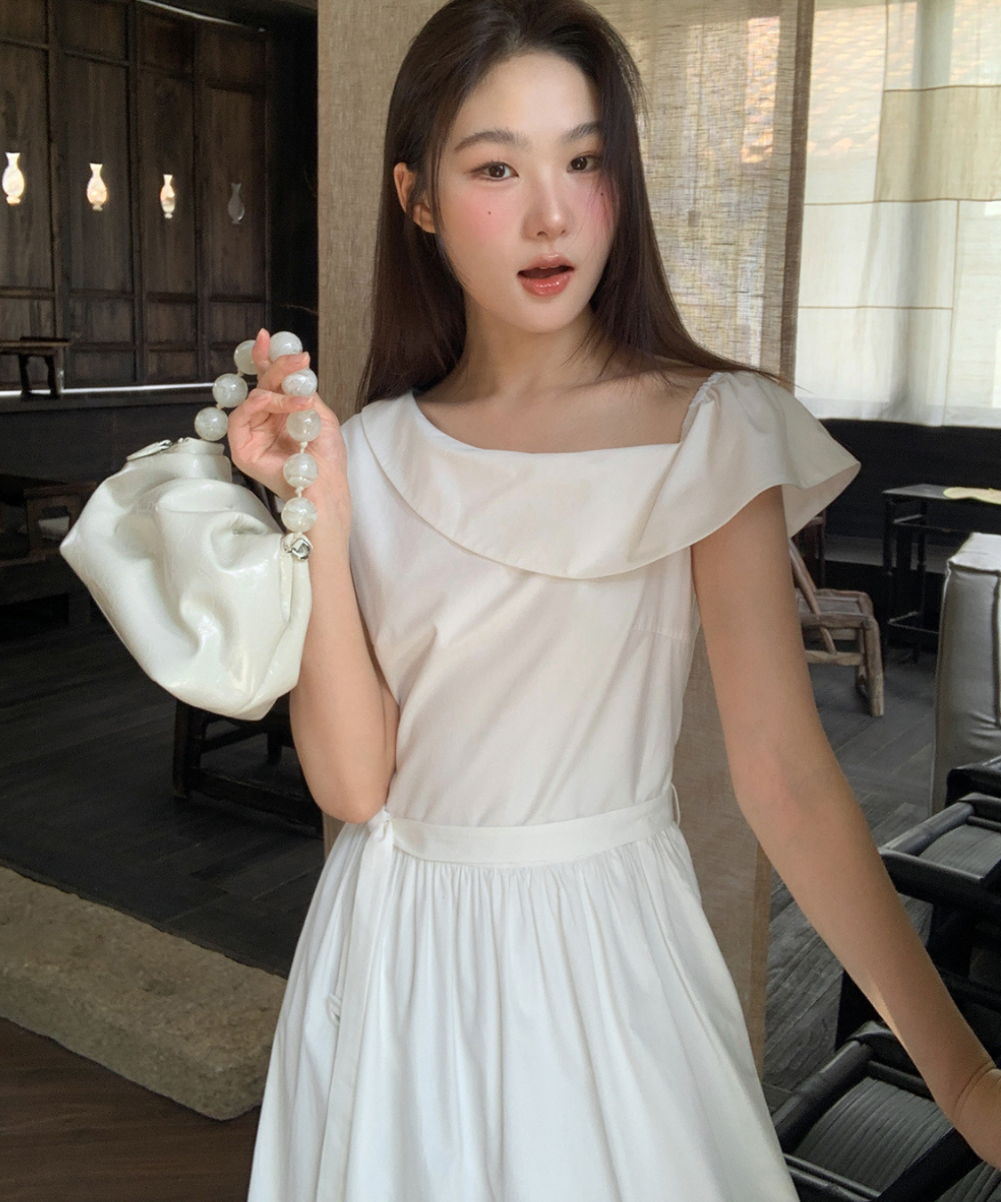 アシンメトリーフラットカラーベルト付きワンピース