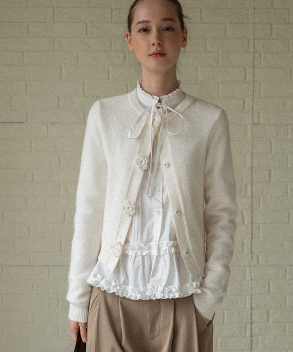 フリルスタンドカラーペプラムブラウス