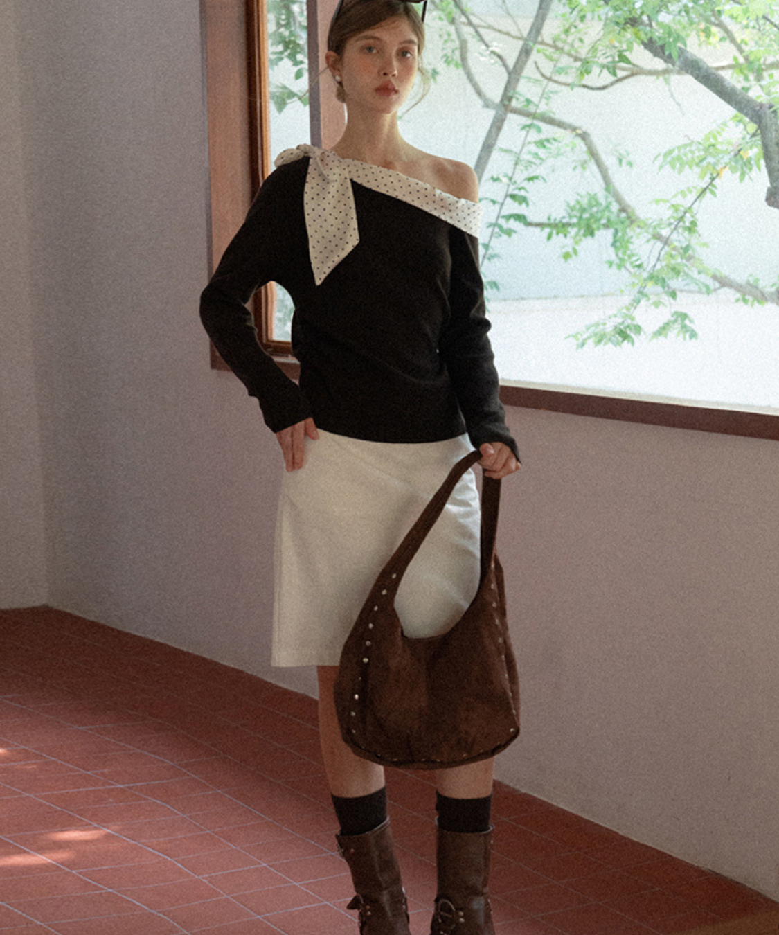 ドット柄ワンショルダーリボン付きトップス