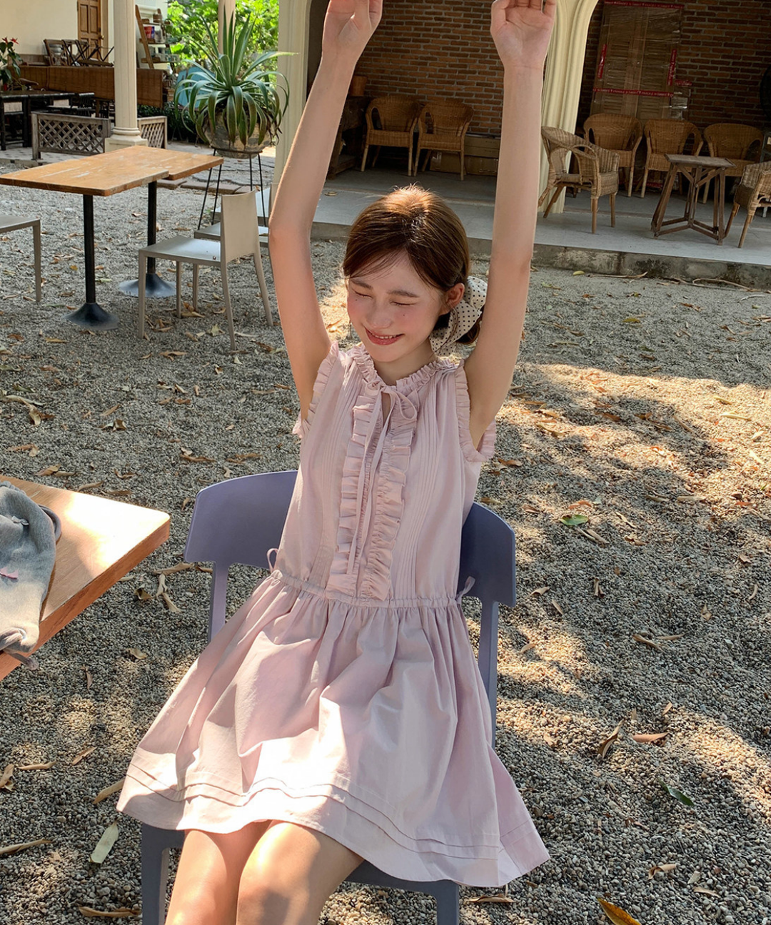 ✧︎JEWELS✧︎リボンノースリーブミニワンピ【ベージュ】美品 XS フリルネックリボンノースリーブミニワンピース – jemiremi（ジェミレミ）