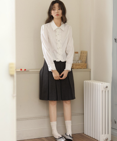 シャツカラーフロントフリルパールボタンブラウス