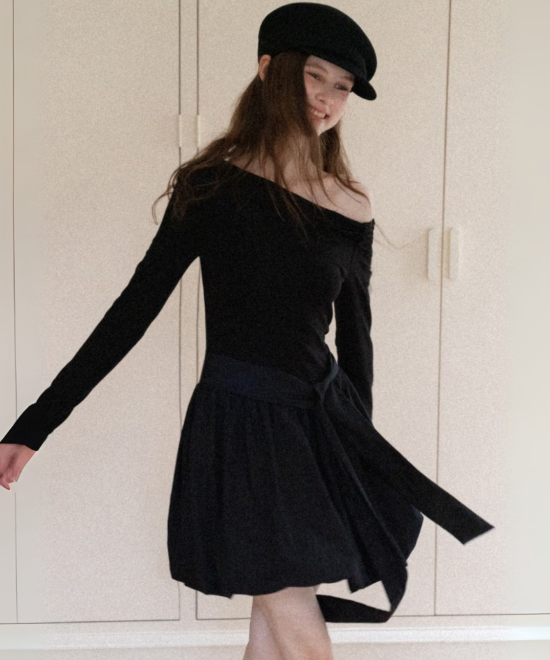 アシンメトリーネックバルーンスカートミニワンピース