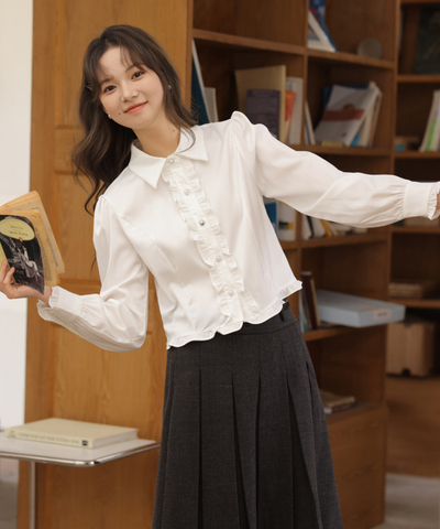 シャツカラーフロントフリルパールボタンブラウス