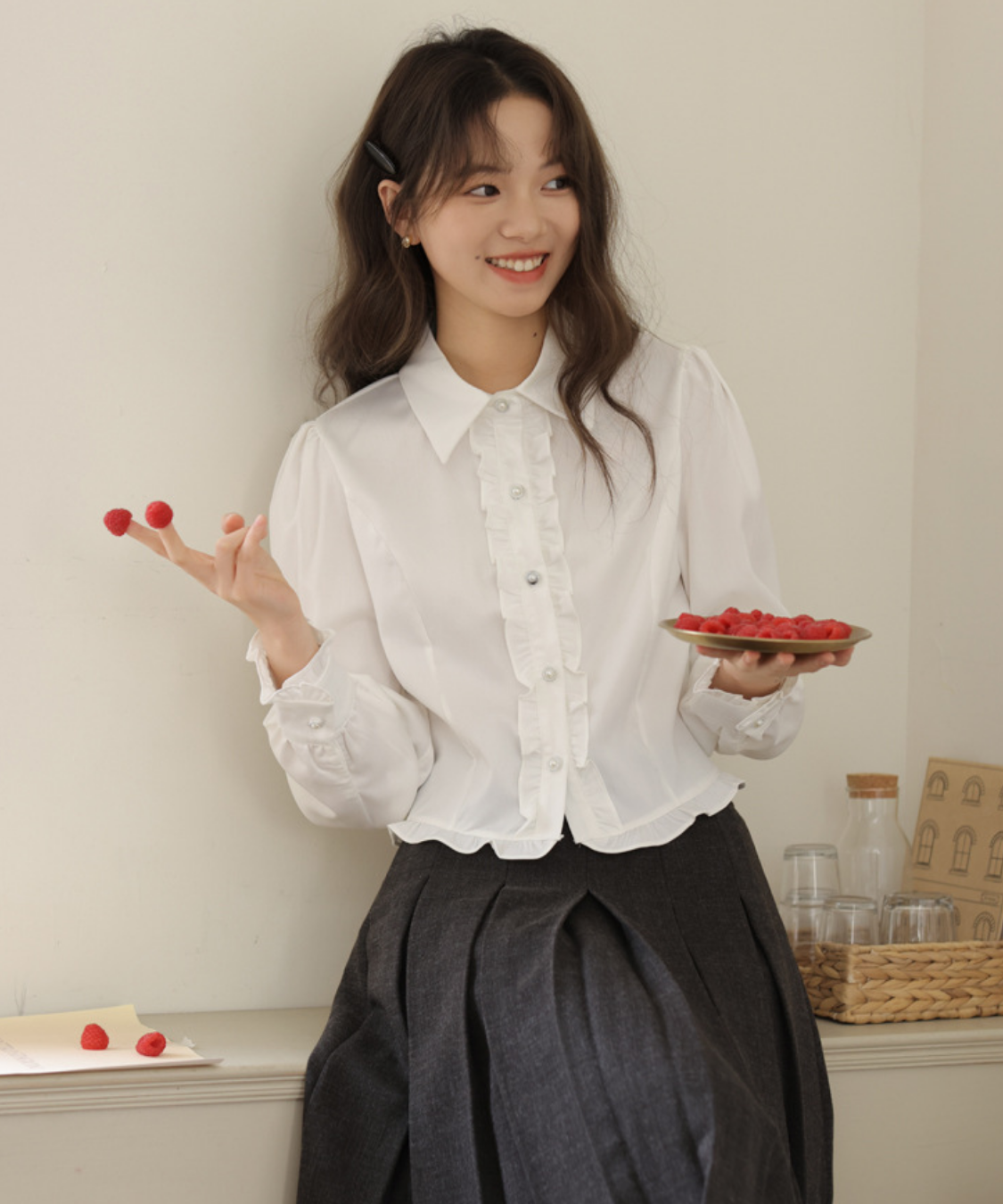 シャツカラーフロントフリルパールボタンブラウス