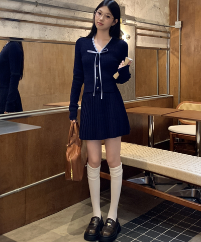配色リボンVネックリブニット＋プリーツミニスカート 2点セット