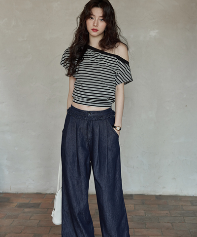 オフショルダーボーダー柄バックオープンカットソー