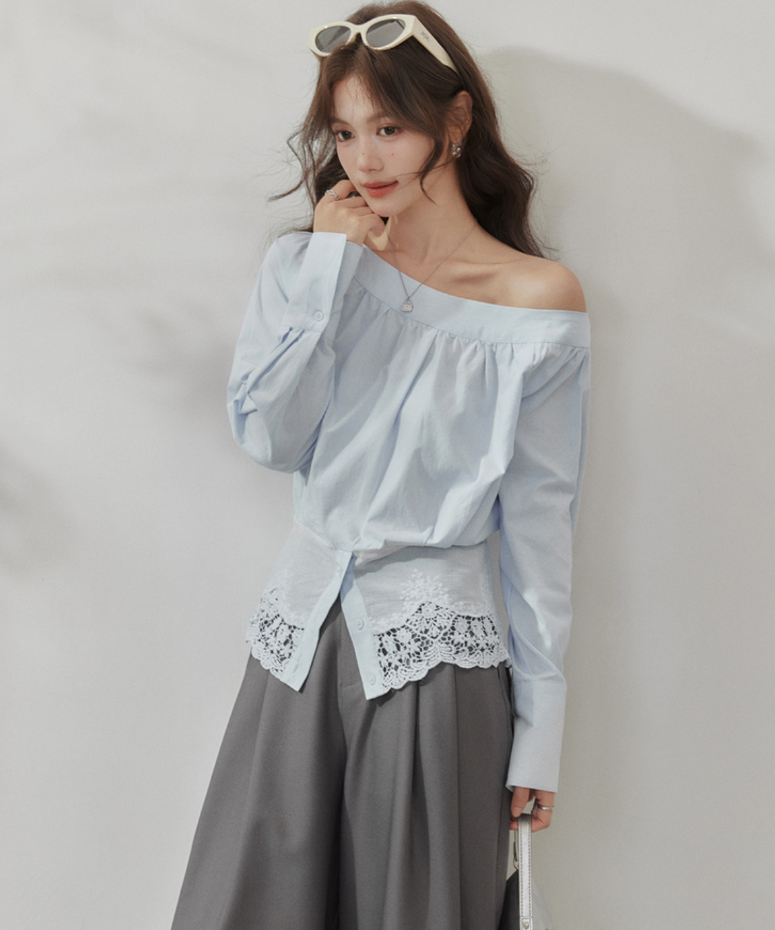 ワンショルレース切替シャーリングブラウス
