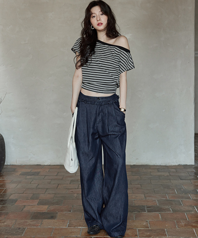 オフショルダーボーダー柄バックオープンカットソー