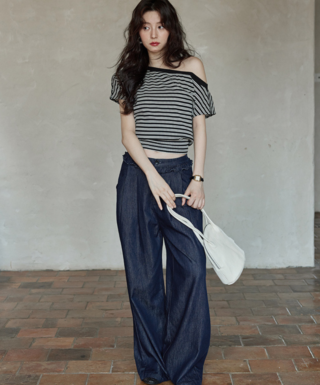 オフショルダーボーダー柄バックオープンカットソー