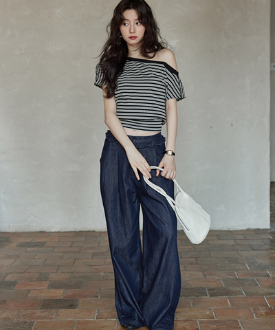 オフショルダーボーダー柄バックオープンカットソー