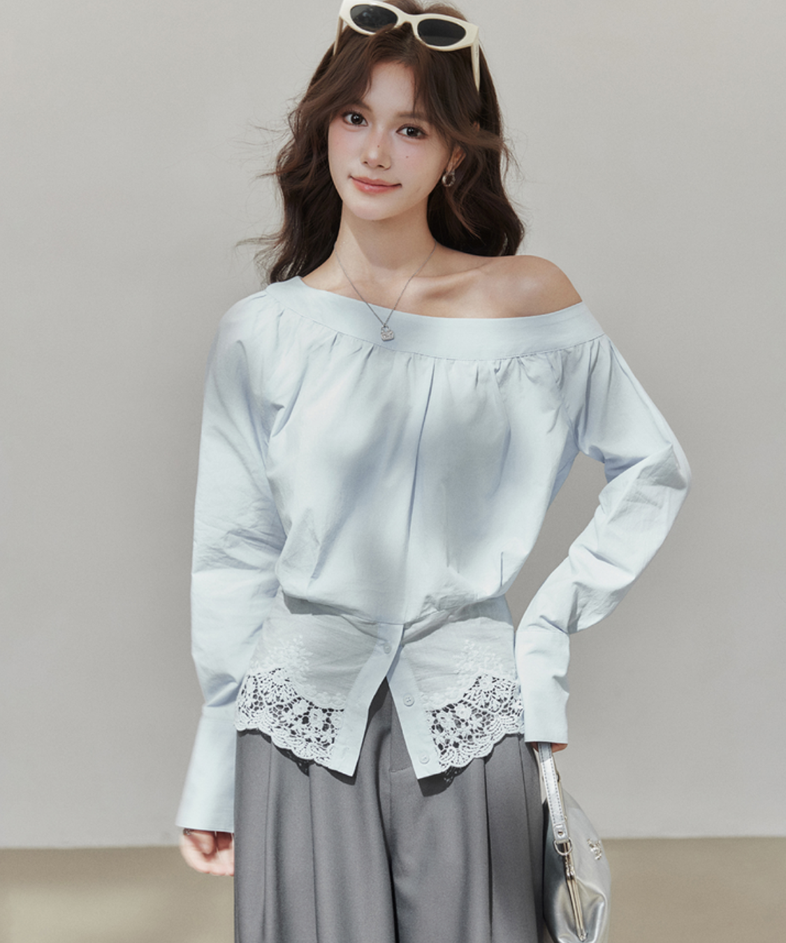 ワンショルレース切替シャーリングブラウス