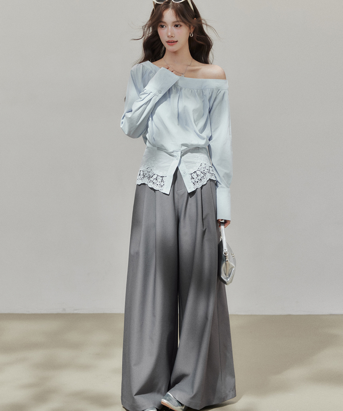 ワンショルレース切替シャーリングブラウス