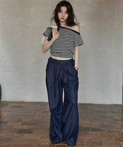 オフショルダーボーダー柄バックオープンカットソー