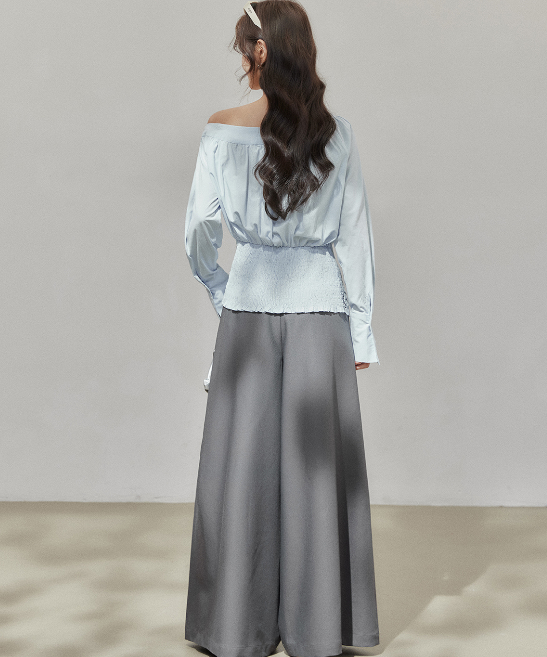 ワンショルレース切替シャーリングブラウス