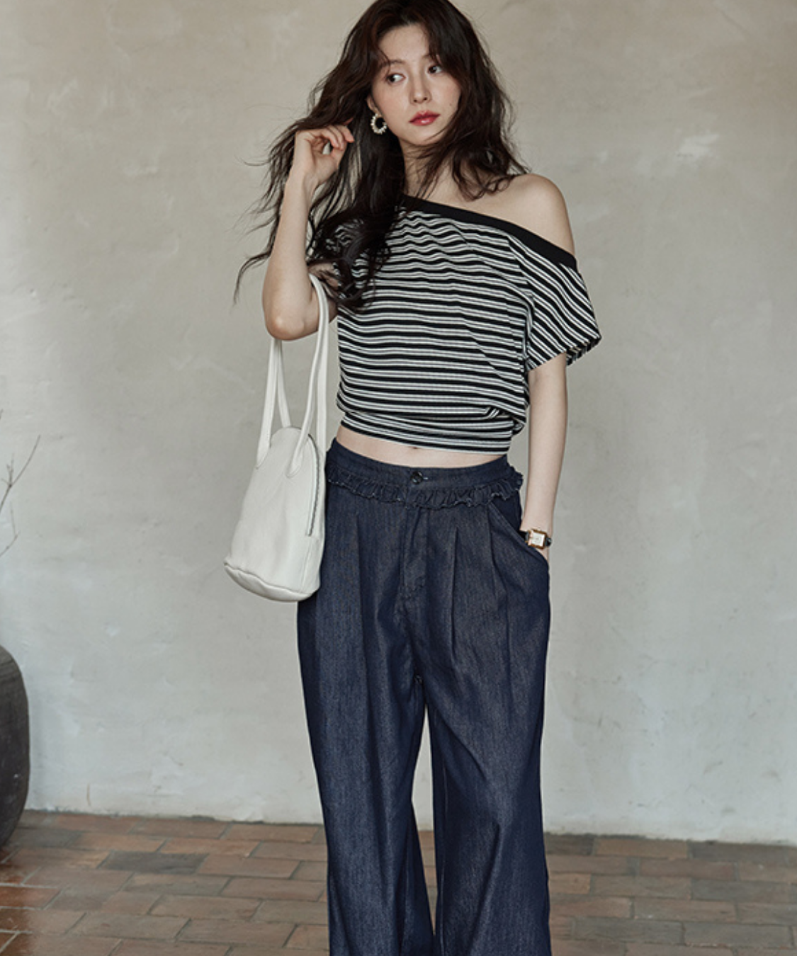 オフショルダーボーダー柄バックオープンカットソー