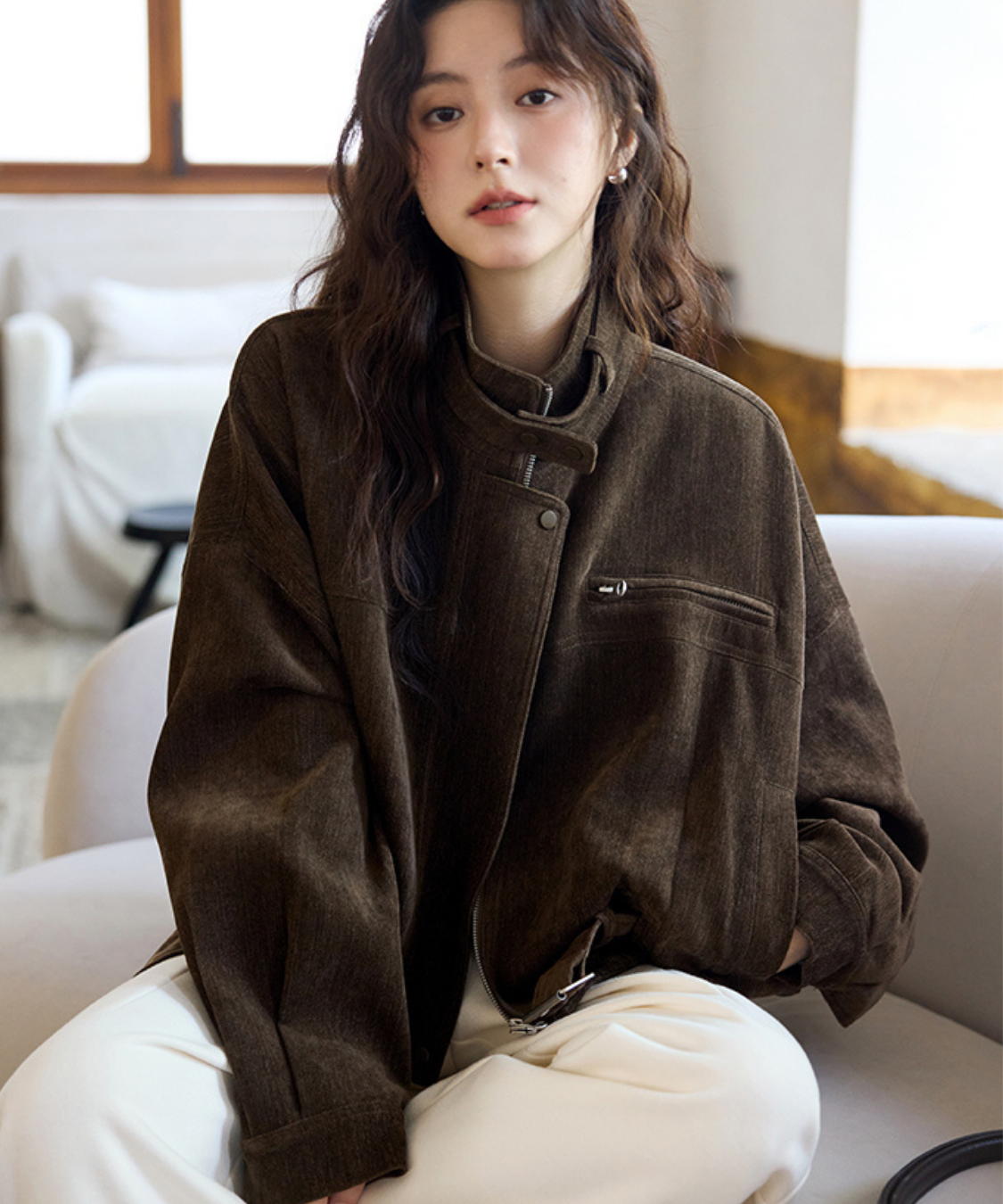 スタンドカラーベルト付きショートジャケット