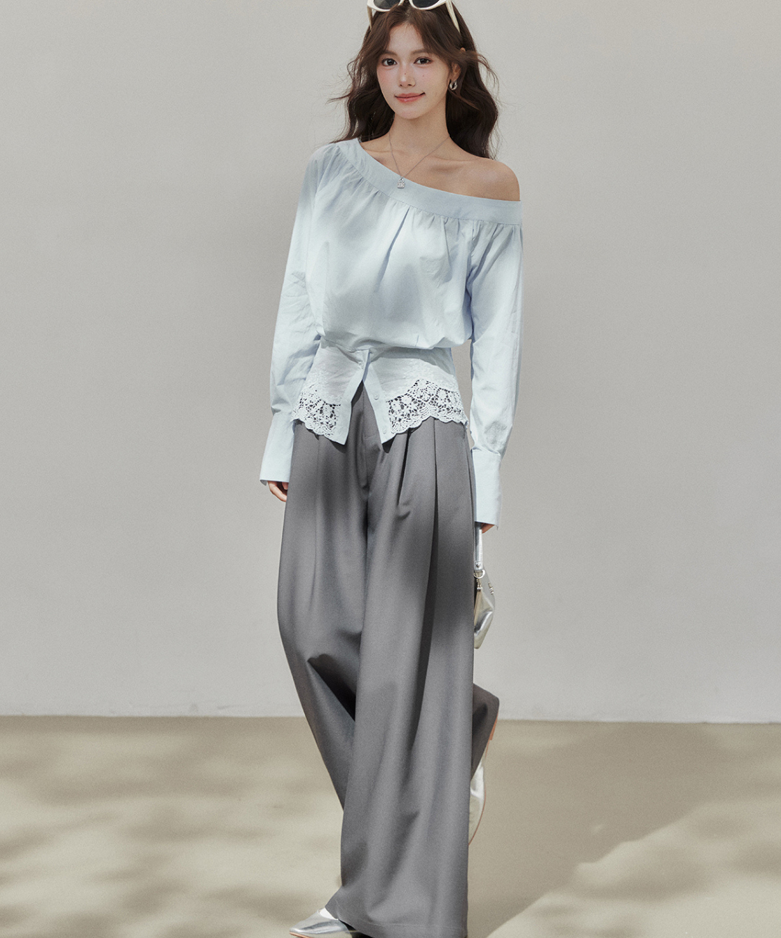 ワンショルレース切替シャーリングブラウス