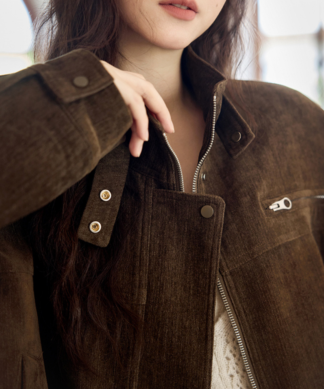 スタンドカラーベルト付きショートジャケット