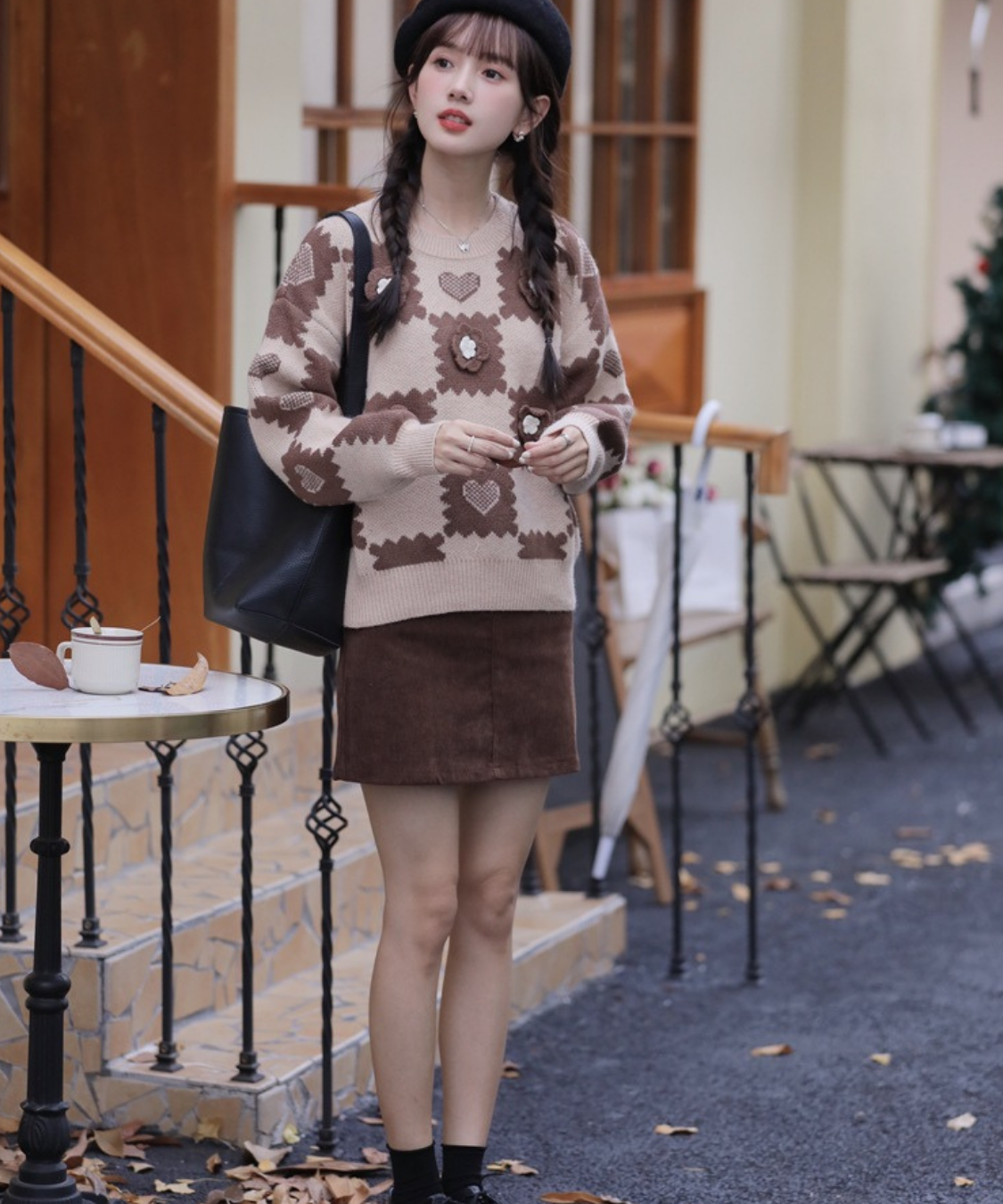 フラワーモチーフハート柄クルーネックニット